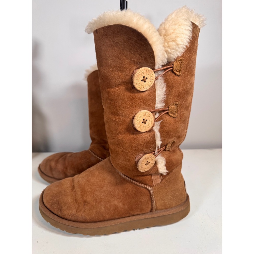 UGG Australia Bailey Button Triplet Chestnut Suede Tall Boots 1873 Womens 6